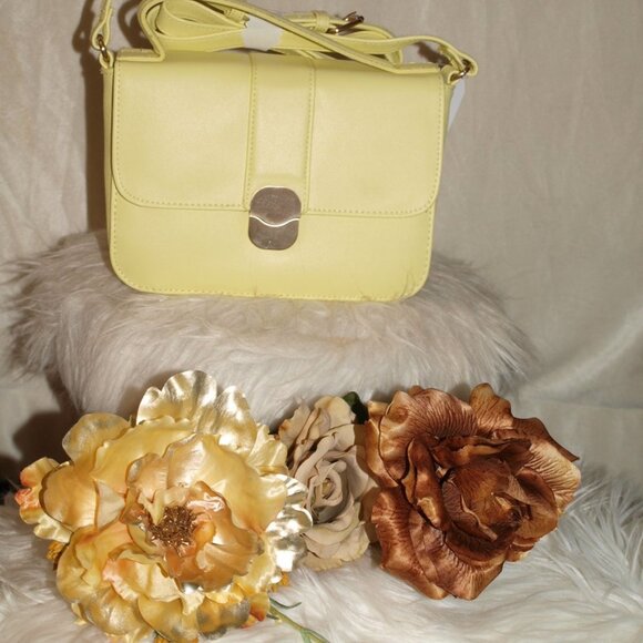 NEW Yellow PURSE By Time And Tru Size Medium Front Snap Inside Pockets Solid - Picture 3 of 5